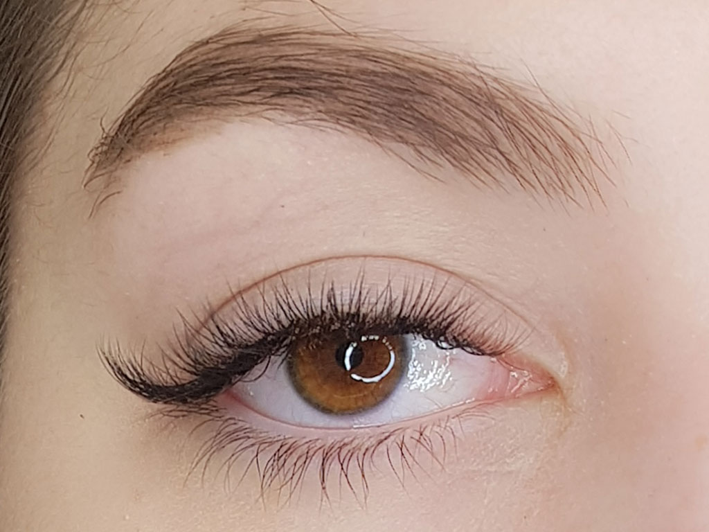 A few tips that should be considered while purchasing an eyelash